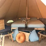 B&B The Far End Surf House - Surf & Yoga Holidays 로리냐