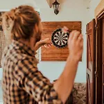 The Far End Surf House - Surf & Yoga Holidays B&B 로리냐