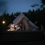 The Far End Surf House - Surf & Yoga Holidays 로리냐
