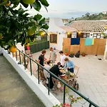The Far End Surf House - Surf & Yoga Holidays B&B