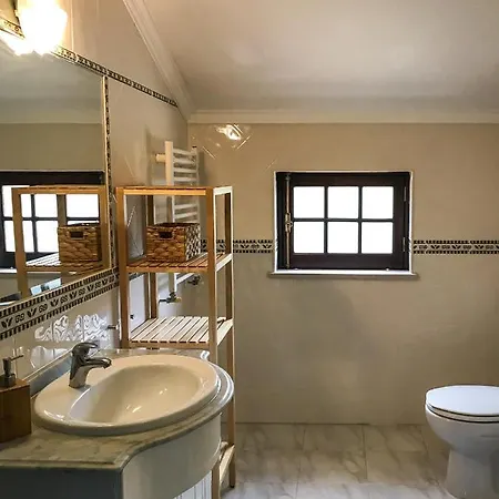 The Far End Surf House - Surf & Yoga Holidays * Lourinha (Lisbon)