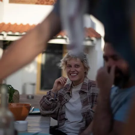 The Far End Surf House - Surf & Yoga Holidays Frühstückspension Lourinhã