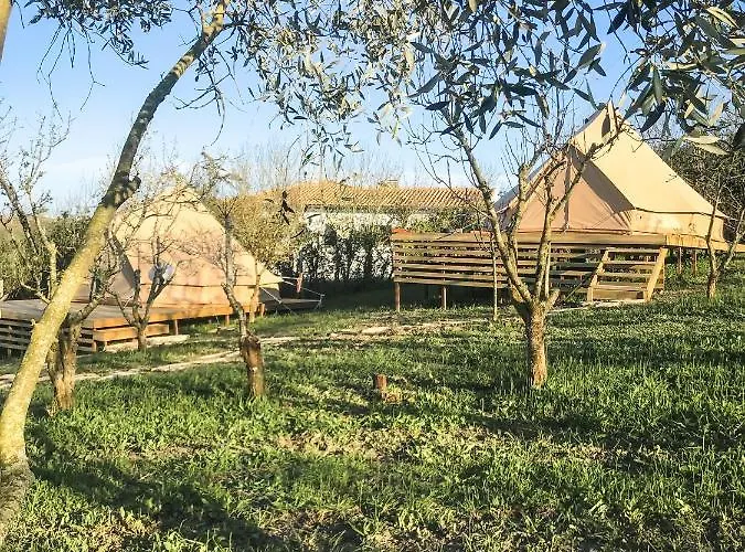 Frühstückspension The Far End Surf House - Surf & Yoga Holidays Lourinhã