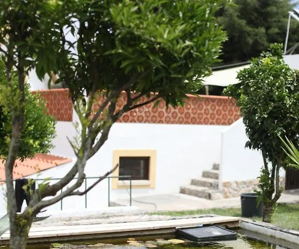 The Far End Surf House - Surf & Yoga Holidays * Lourinhã