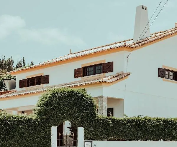 Frühstückspension The Far End Surf House - Surf & Yoga Holidays *