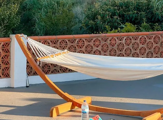 The Far End Surf House - Surf & Yoga Holidays * Lourinhã