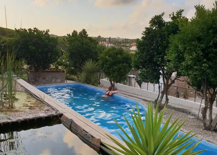 Frühstückspension The Far End Surf House - Surf & Yoga Holidays Lourinhã