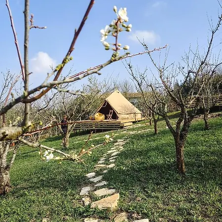 The Far End Surf House - Surf & Yoga Holidays Bed and breakfast *