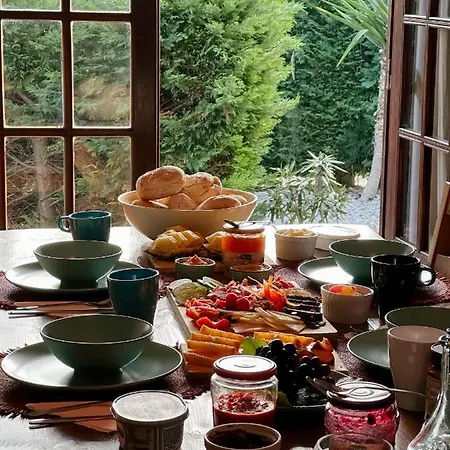 Bed and breakfast The Far End Surf House - Surf & Yoga Holidays