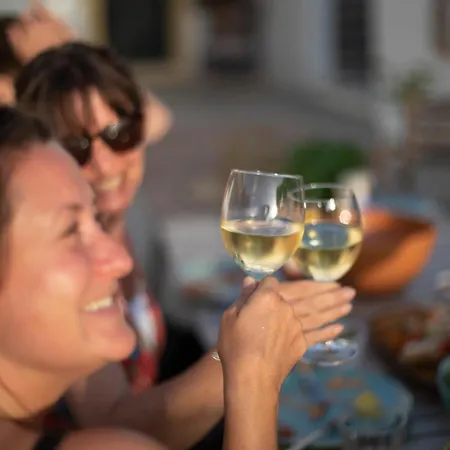 The Far End Surf House - Surf & Yoga Holidays * Lourinha (Lisbon)