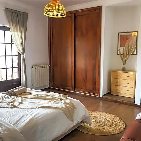 فندق مبيت وإفطار The Far End Surf House - Surf & Yoga Holidays