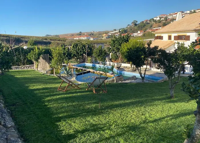 The Far End Surf House - Surf & Yoga Holidays * Lourinha (Lisbon)