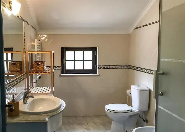 The Far End Surf House - Surf & Yoga Holidays Bed & Breakfast Lourinha (Lisbon)