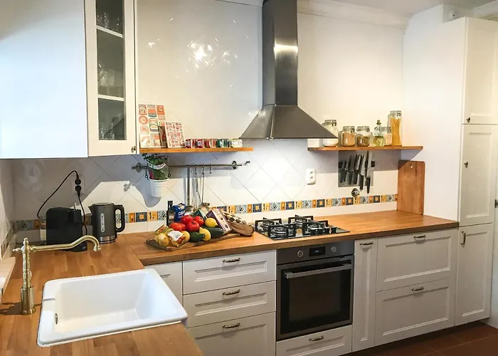 The Far End Surf House - Surf & Yoga Holidays Bed & Breakfast