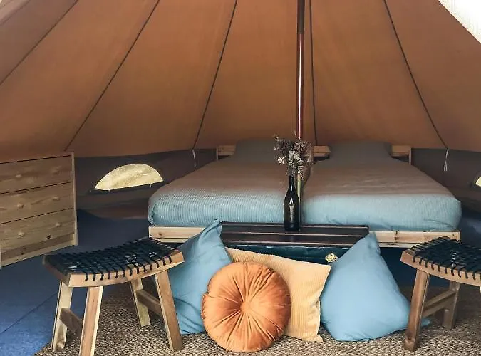 The Far End Surf House - Surf & Yoga Holidays Bed & Breakfast Lourinhã