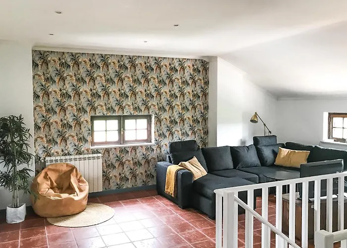 The Far End Surf House - Surf & Yoga Holidays * Lourinha (Lisbon)