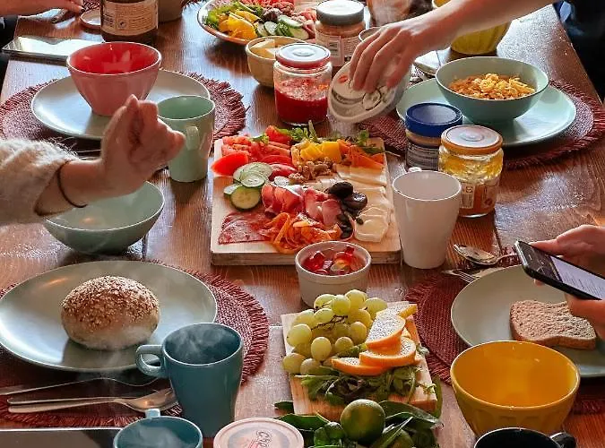 The Far End Surf House - Surf & Yoga Holidays Bed & Breakfast