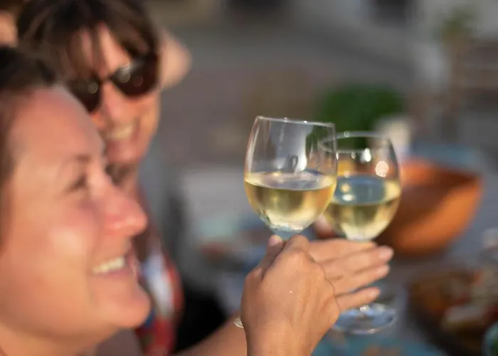 The Far End Surf House - Surf & Yoga Holidays * Lourinha (Lisbon)