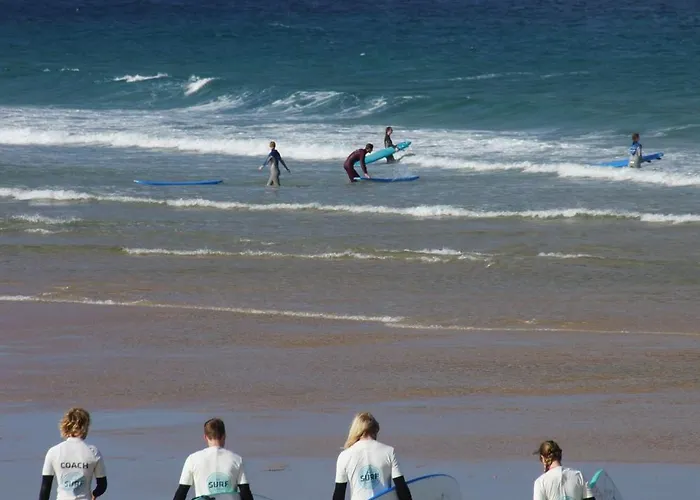 The Far End Surf House - Surf & Yoga Holidays Bed & Breakfast