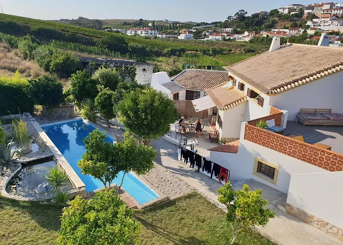 The Far End Surf House - Surf & Yoga Holidays Bed & Breakfast