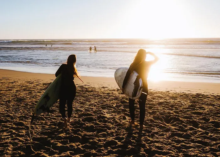 The Far End Surf House - Surf & Yoga Holidays Bed & Breakfast